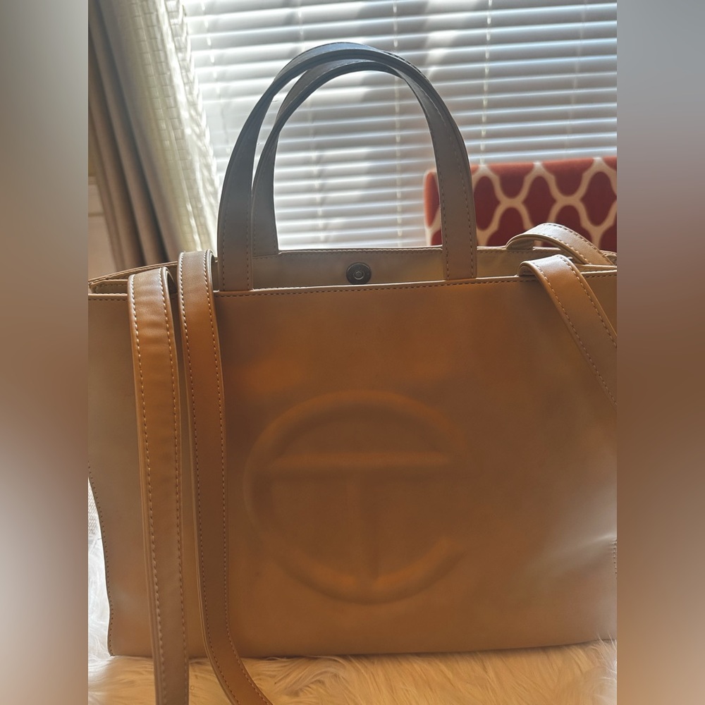 ****SOLD****AUTHENTIC TEFLAR BAG